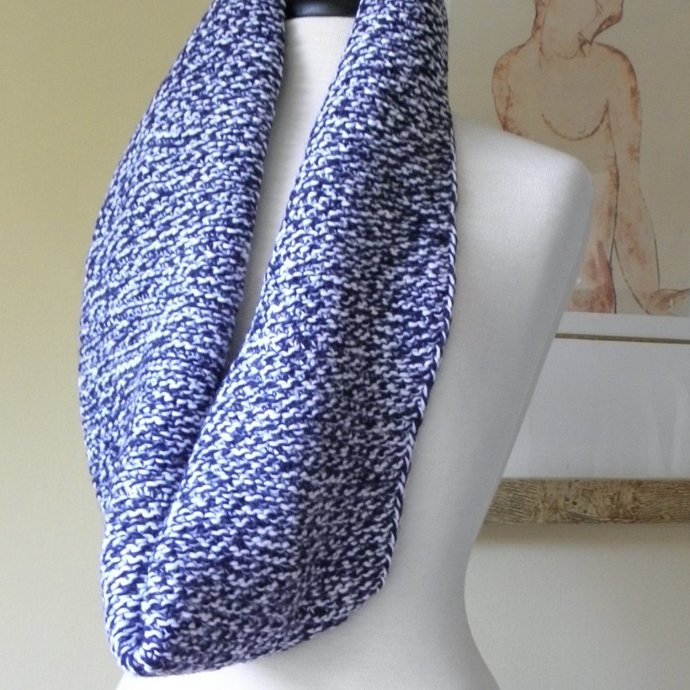 New knitting blue and white infinity unisex  full and winter scarf